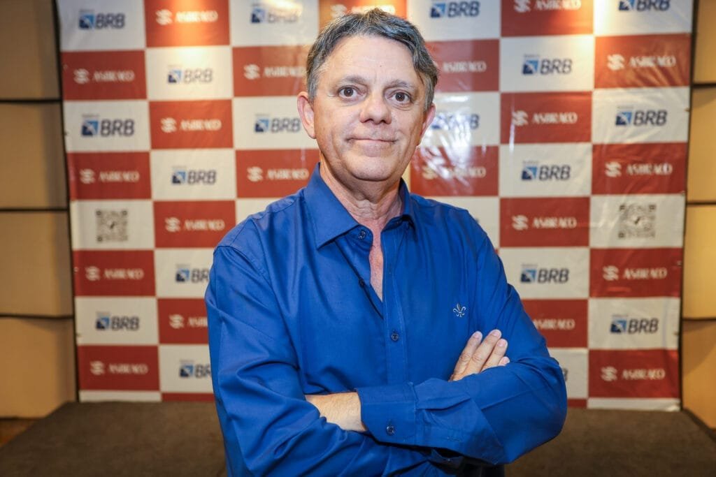Régio Luciano Avila Rezende